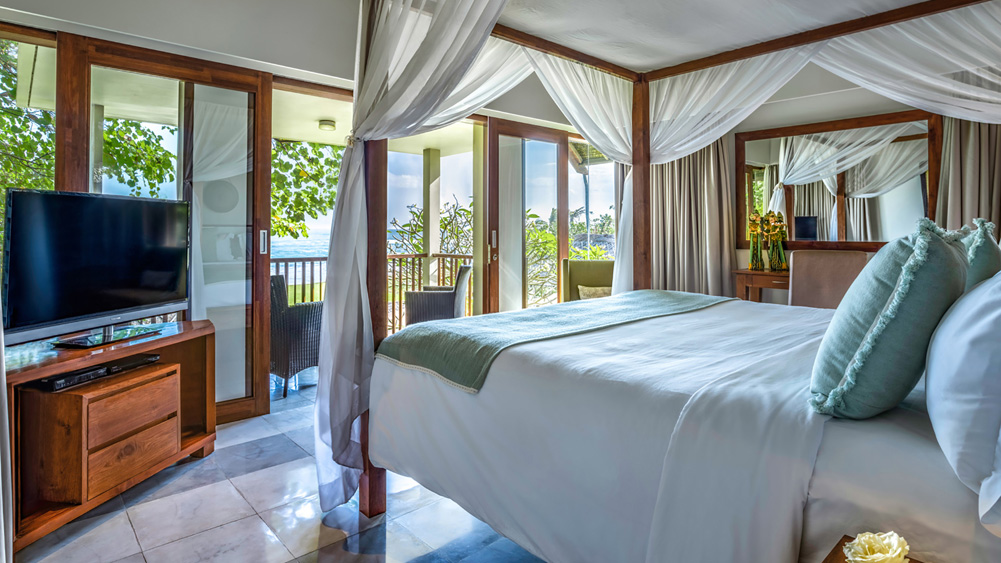 Seseh Beach Villa I - Guest bedroom with a view